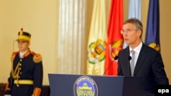 Secretarul-general NATO, Jens Stoltenberg la o conferință de presă la Palatul Cotroceni în mai 2016