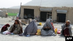 ارشیف، افغانستان کې یو شمېر خیر غوښتونکې مېرمنې