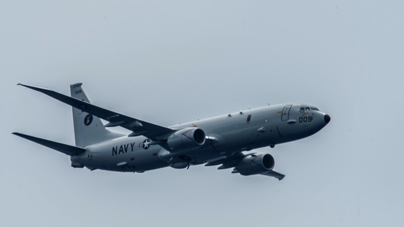 Kina thotë se avionët e saj e ndoqën një avion amerikan mbi Ngushticën e Tajvanit