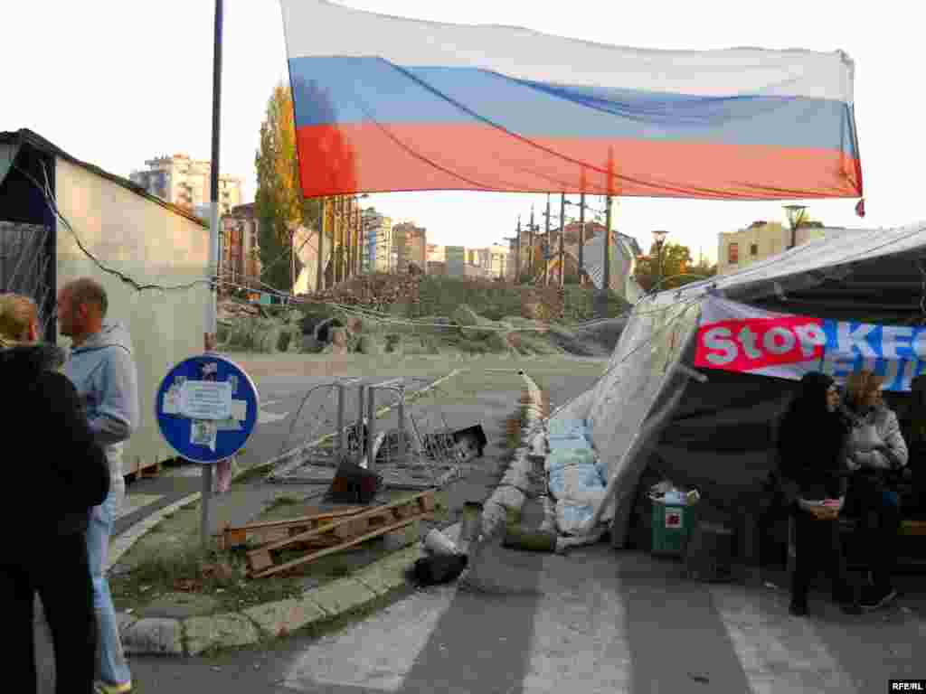 Srbi na barikadama u centru Mitrovice, 31.10.2011. Foto: RSE / Jasmina Šćekić 