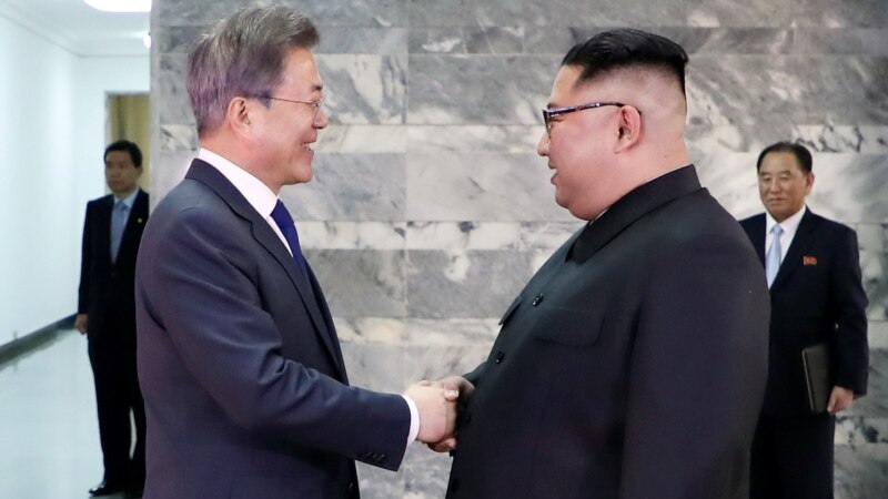 Ненајавена средба на лидерите на Северна и на Јужна Кореја