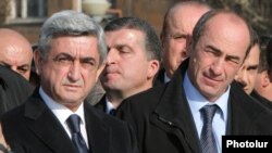 Armenia - President Serzh Sarkisian (L) and his predecessor Robert Kocharian visit Gyumri, 7 December 2008. 