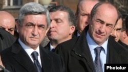 Armenia - President Serzh Sarkisian (L) and his predecessor Robert Kocharian visit Gyumri, 7 December 2008. 