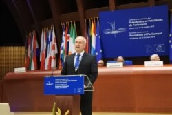 Хенн Пиллуаас виступає перед колегами в Парламентській асамблеї Ради Європи щодо порушення прав людини у Росії