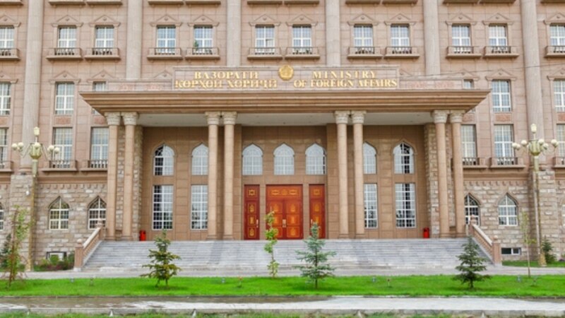 Таджикистан рекомендує громадянам утриматися від поїздок до Росії