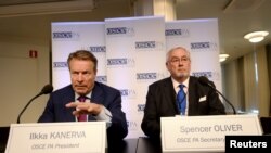 Ilkka Kanerva və Spencer Oliver