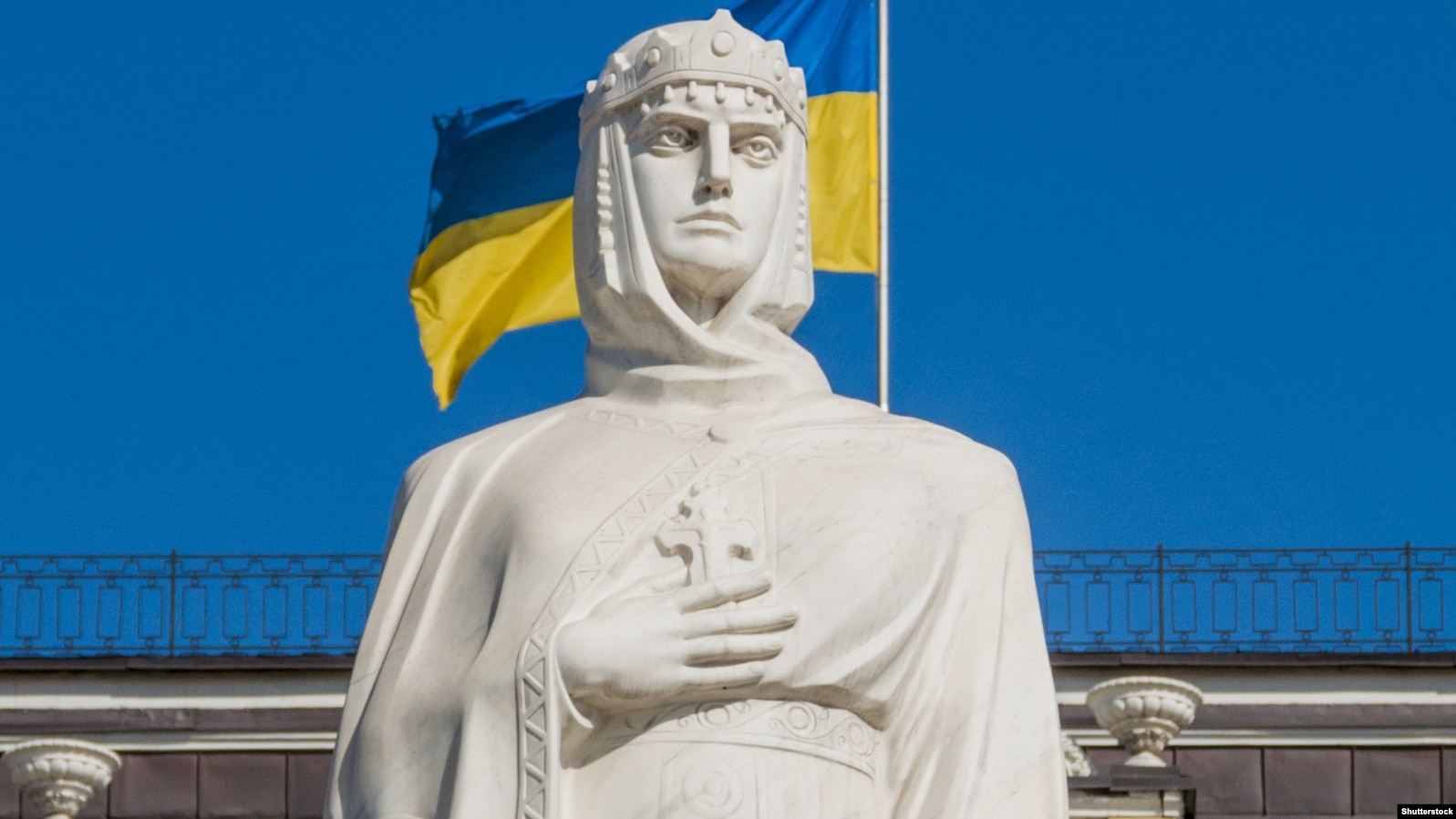 Київ. Пам’ятник правительці періоду України-Русі, Київській княгині Ользі, яка у 957 році прийняла християнство, відвідавши Константинополь