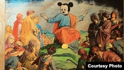 Jedan od eksponata izložbe "Zabranjena umjetnost" na kojem je glava Krista zamijenjena glavom Mickeya Mousa