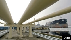 Обладнання Балтійської трубопровідної системи в порту Приморськ, Ленінградська область, Росія, фото ілюстративне