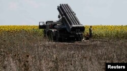 Pamje e njjë lansuesi ukrainas të raketavenë pjesën lindore të Ukrainës