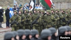 Парад эстонских войск и частей союзников по НАТО в честь Дня независимости Эстонии. Нарва, 24 февраля 2015 года. 