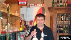 Vasile, barman la Praga