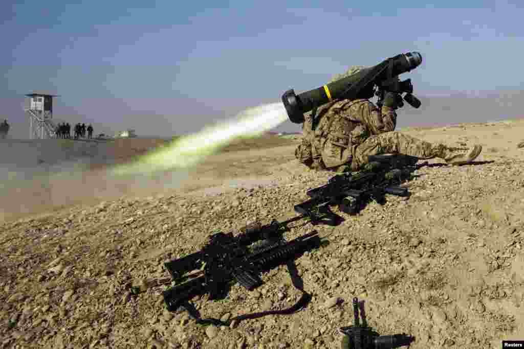 A U.S. soldier fires a Javelin missile during a training exercise near Operating Base Gamberi in Afghanistan&#39;s Laghman Province. (Reuters/Lucas Jackson)