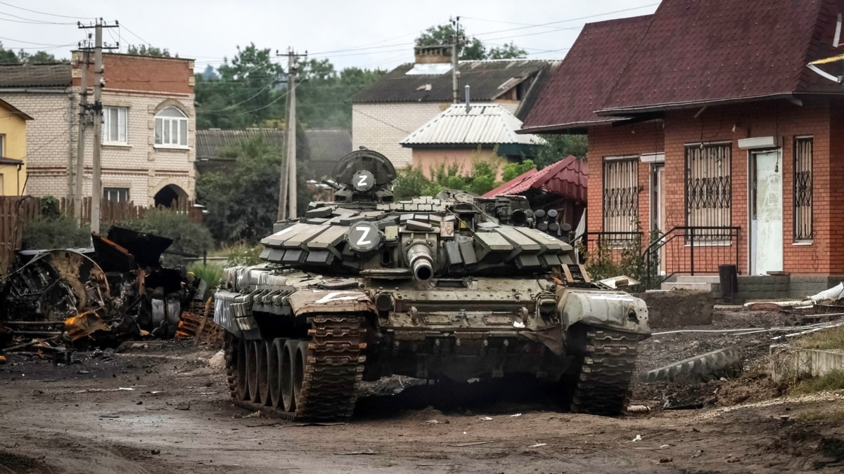 У Берліні біля російського посольства виставили «символ невдачі» Москви – Резніков