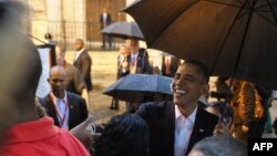 Barack Obama flet me turistët në Havanë gjatë shetisë nëpër kryeqytetin e Kubës