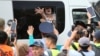Билікке наразылық білдіріп бейбіт митингіге шыққандарды полиция ұстап, көлікке күштеп салды. Алматы, 6 шілде 2019 жыл.