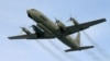 Военный самолет Ил-20 радиоэлектронной разведки и РЭБ на базе Ил-18 на аэродроме Западного военного округа.