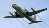 Военный самолет Ил-20 радиоэлектронной разведки и РЭБ на базе Ил-18 на аэродроме Западного военного округа