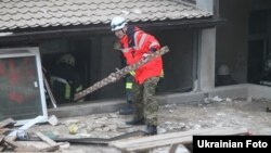 У центрі Києва в будинку обвалилися кілька поверхів, 25 лютого 2016 року