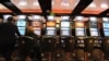 În Parlament, sunt mai multe inițiative legislative privind interzicerea jocurilor de noroc. Fotografie generică. 