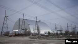 Арку нового конфайнмента на Чорнобильській АЕС завершили насувати у листопаді 2016 року