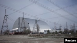 Ուկրաինա - Չեռնոբիլի ատոմակայանի վթարված ռեակտորի նորակառույց սարկոֆագը, ապրիլ, 2017թ․
