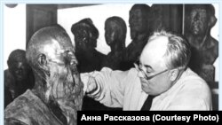Михаил Герасимов за работой