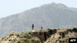 Pakistani security forces claim they killed 10 suspected militants in one of the clashes near the border with Afghanistan. (file photo)