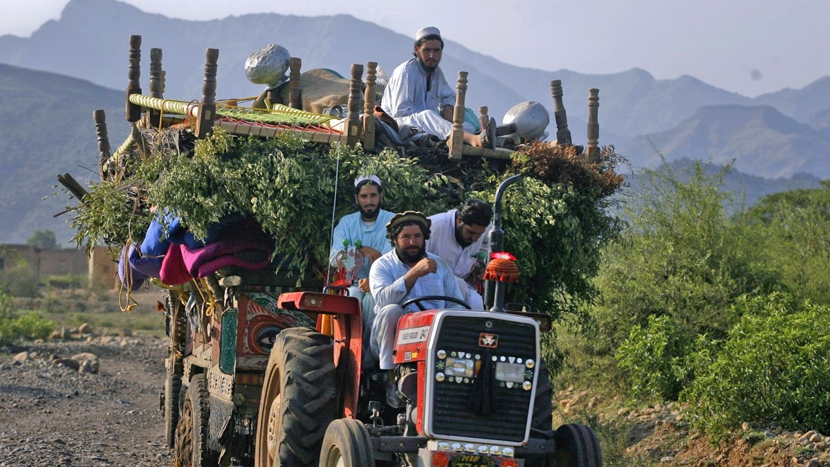 Families Displaced By Sectarian Clashes Begin Return To Their Homes