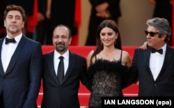 FRANCE -- (L-R) Javier Bardem, Asghar Farhadi, Penelope Cruz and Ricardo Darin arrive for the screening of ?Everybody Knows? (Todos Lo Saben) and the Opening Ceremony of the 71st annual Cannes Film Festival in Cannes, France, 08 May 2018. Presented in com