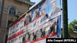 Afişe electorale la alegerile locale din Chişinău