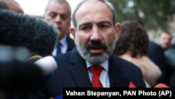 Исполняющий обязанности премьер-министра Армении Никол Пашинян 
