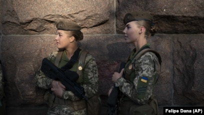 The US Army Is Coming Out With a 'Tactical' Bra for Female Soldiers