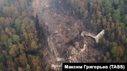 Обломки самолета Ил-76 на месте крушения