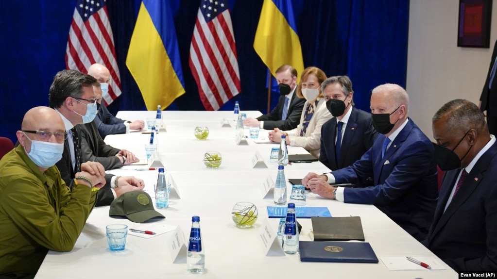 Prezident Bayden Polşada Ukrayna rəsmiləri ilə görüşüb-