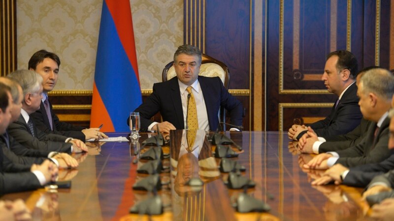 Армения: өкмөт башчынын ыйгарым укуктары вице-премьерге өттү