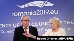 Viorica Dăncilă și Jean Claude Juncker, președintele Comisiei Europene, la preluarea președinției. 11 ianuarie 2019