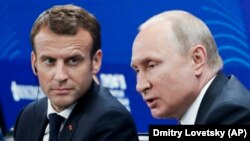 Эммануэль Макрон и Владимир Путин