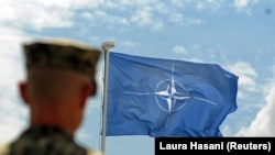 Misioni paqeruajtës i NATO-s, KFOR shënon 20 vjetorin e formimit të tyre gjatë një ceremonie në Prishtinë, 11 qershor 2019.