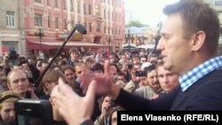 Алексей Навальный оппозиция шеруінде. Мәскеу, 24 мамыр 2012 жыл.