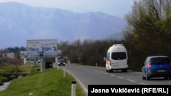 Sadržaj ljubavnog karaktera na bilbordu, Tvat