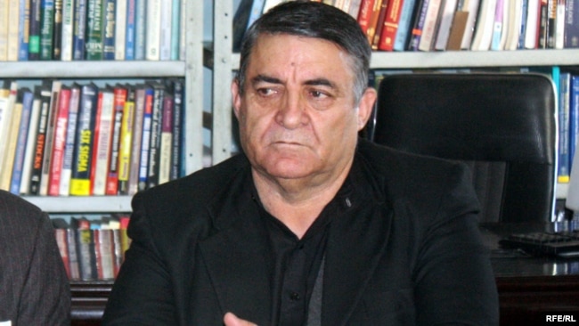احمد سعیدی، آگاهان سیاسی