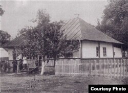 Casa lui George Enescu de la Mihăileni, Botoșani în epoca interbelică