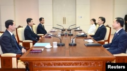 Переговори делегацій двох Корей про зустрічі роз’єднаних родин, фото Міністерства возз’єднання Південної Кореї, оприлюднене 23 серпня 2013 року