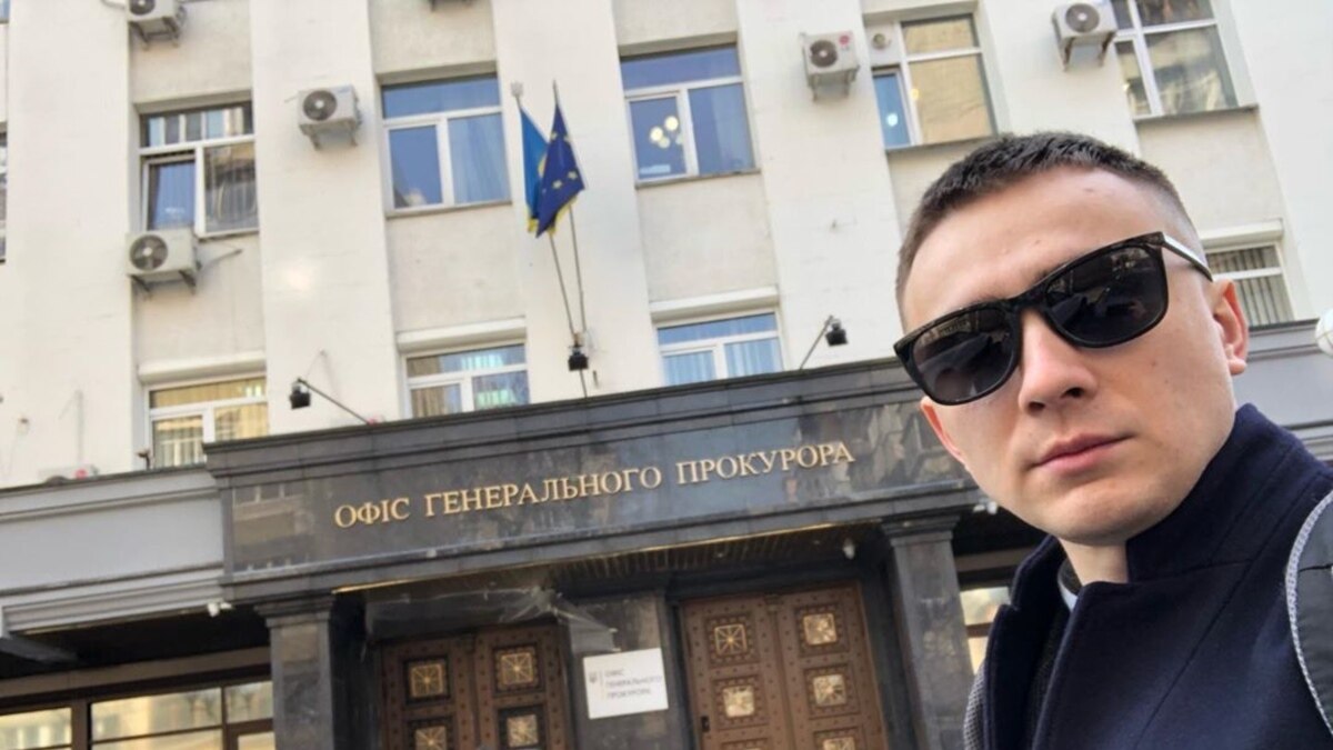 pod-sbu-sobralisy-aktivisty-cherez-veroyatnoe-obyyavlenie-sternenku-podozreniya-translyaciya Под СБУ собрались активисты через вероятное объявление Стерненку подозрения. Трансляция