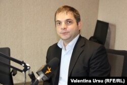 Iurie Calestru în studioul Europei Libere la Chișinău