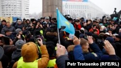 Акция в память о погибших во время Декабрьских событий 1986 года и подавления забастовки нефтяников в Жанаозене в 2011 году. Алматы, 16 декабря 2019 года.