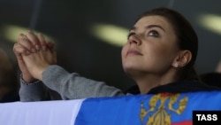 Дисквалификация Алины Кабаевой стала последствием одного из первых в XXI веке доказанных случаев использования допинга в России