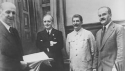 Історична Свобода | 80 років тому: як Сталін і Ріббентроп про дружбу і кордони домовлялися 