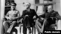 Сталин, Рузвельт и Черчилль в Тегеране, ноябрь 1943 года